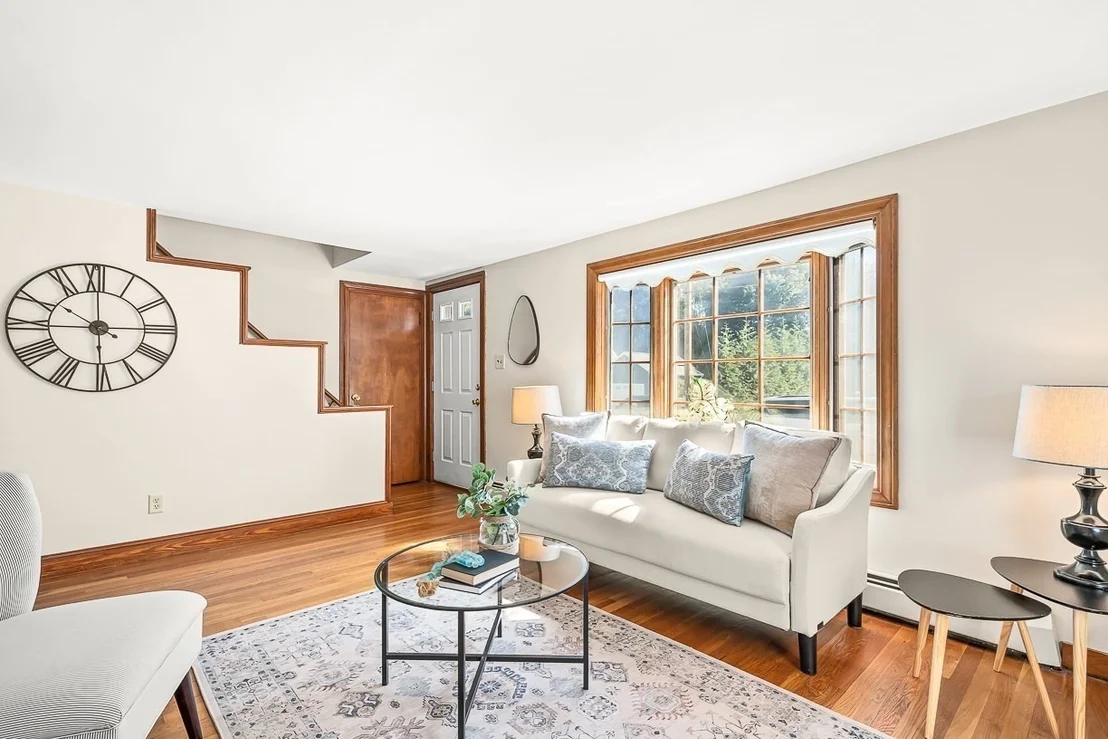 Photo of 12 Leo Ave
