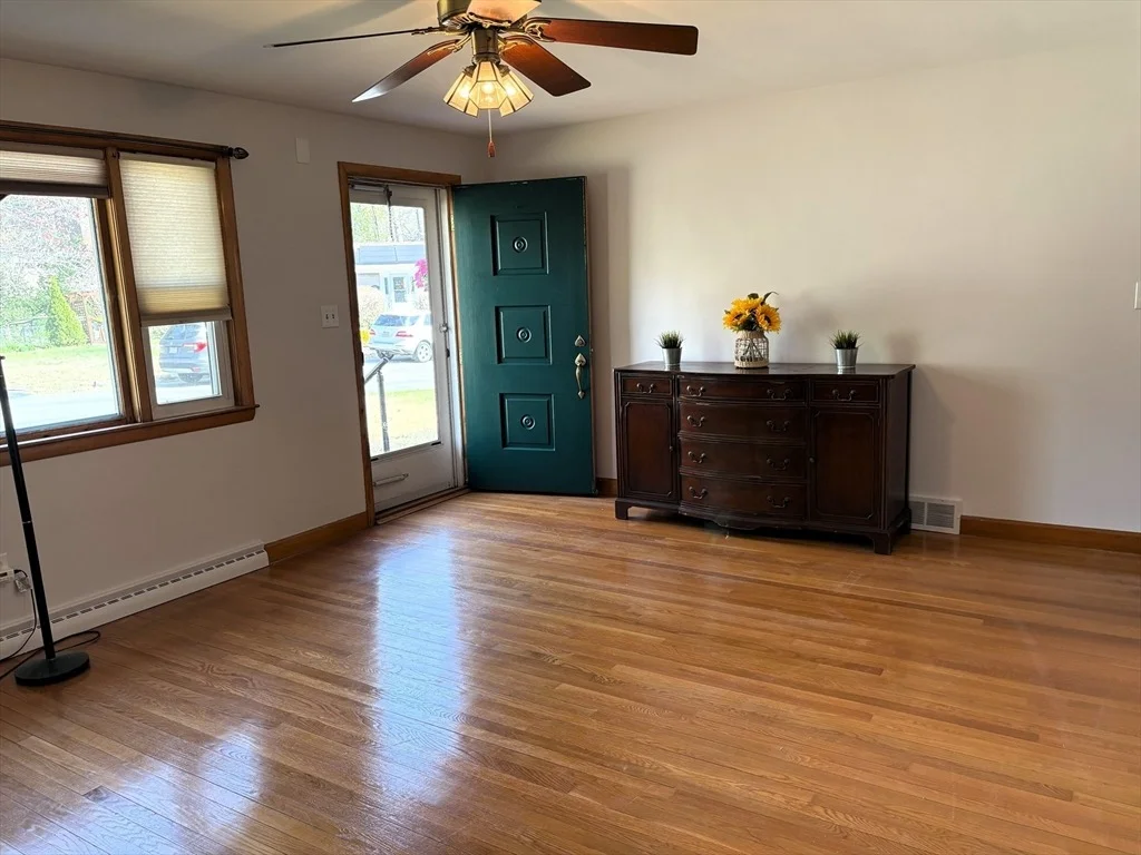 Photo of 25 Glen Forest Ln