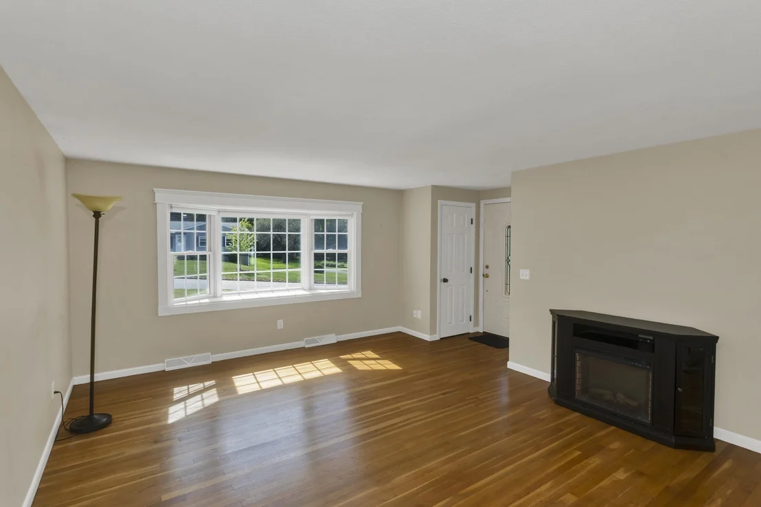 Photo of 14 Echo Valley Dr