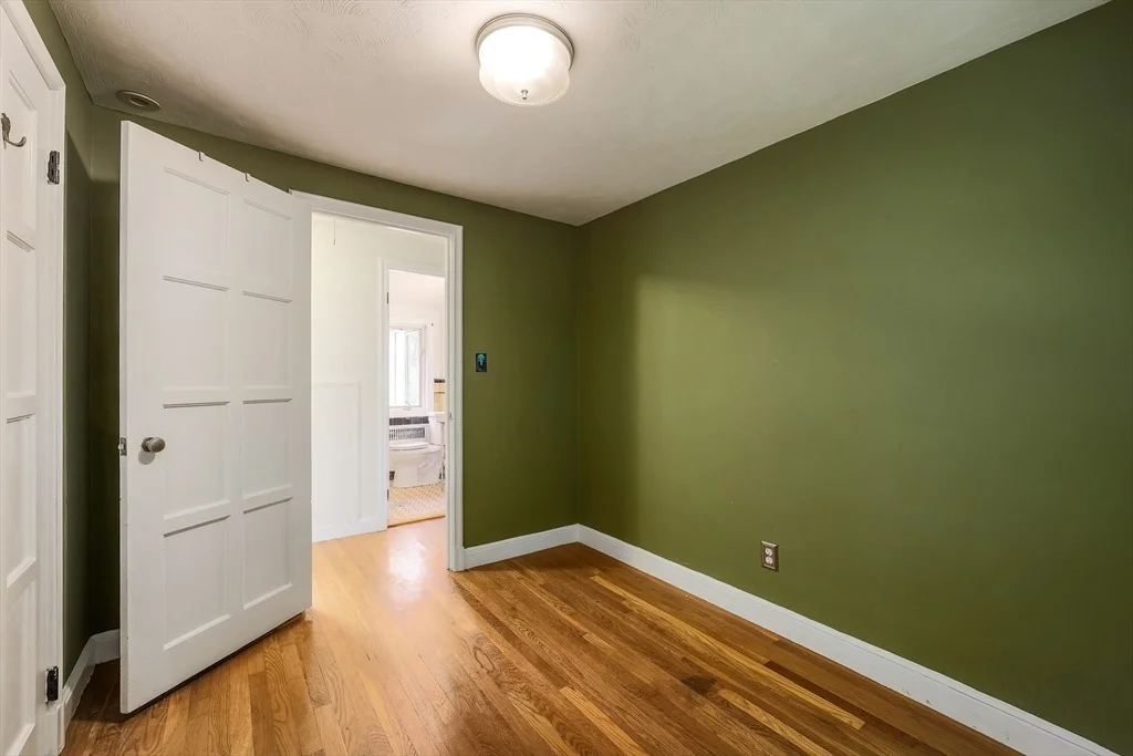 Photo of 6 Old Brook Dr
