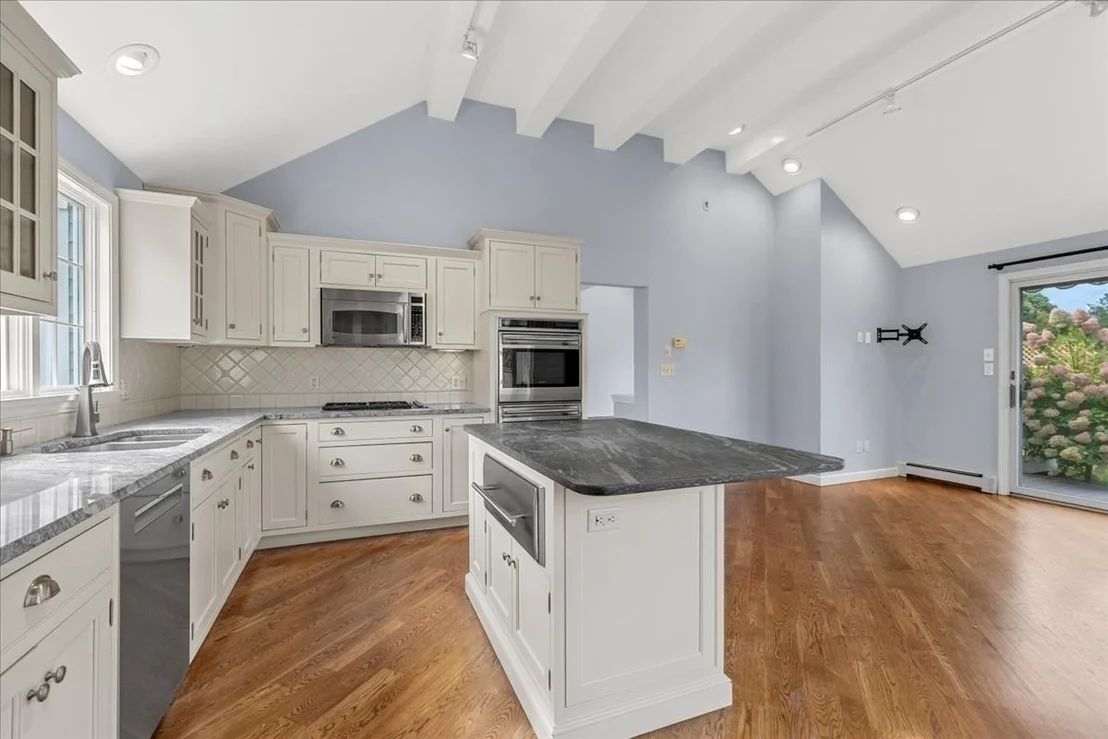 Photo of Unit 10 at 10 Floret Cir