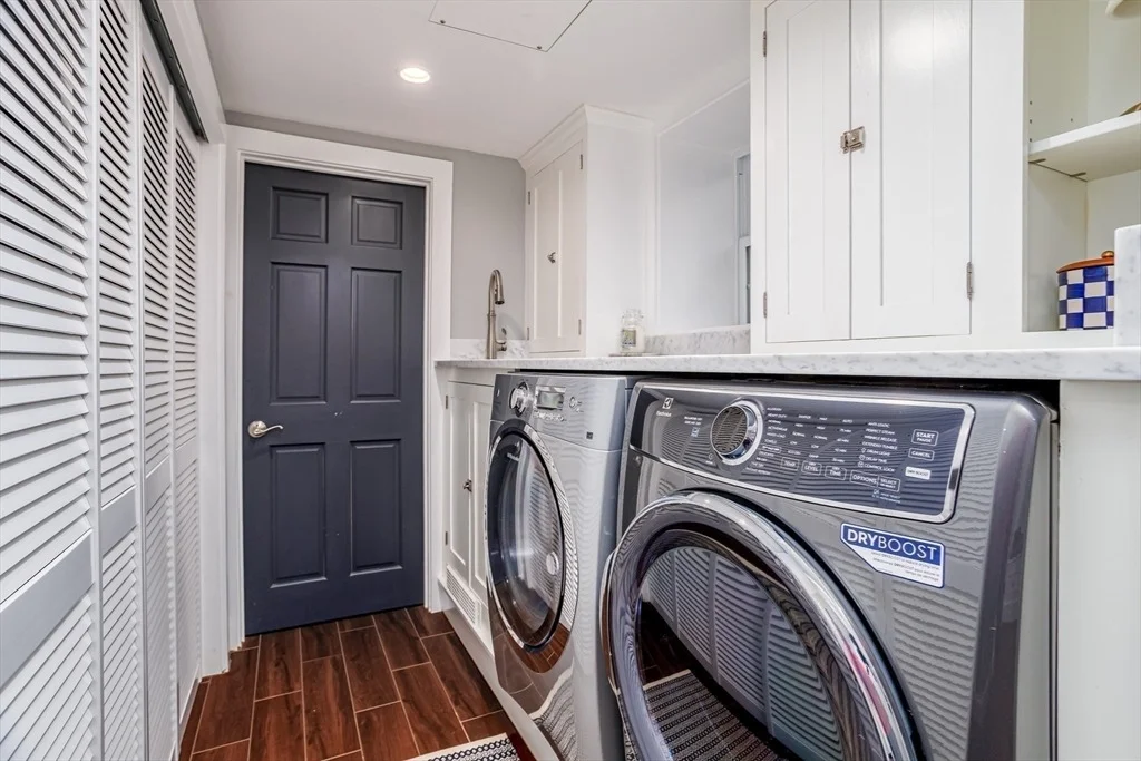 Photo of 238 Mill St Ext