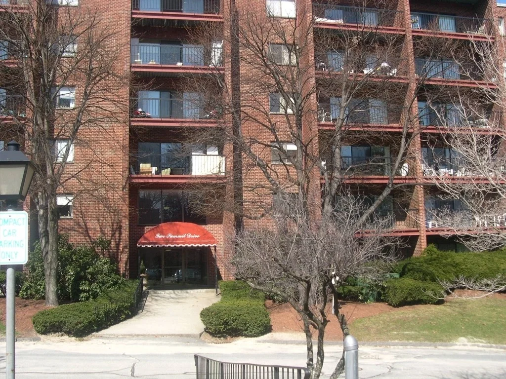 Photo of Unit 68 at 2 Summit