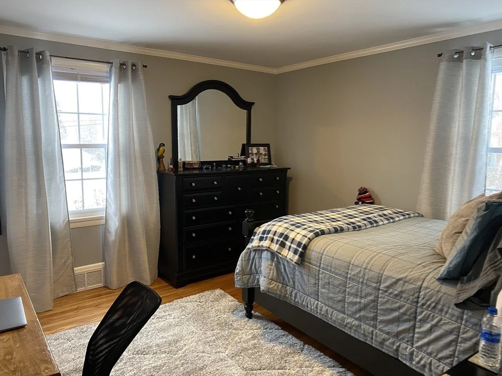 Photo of 4 Oakridge Drive