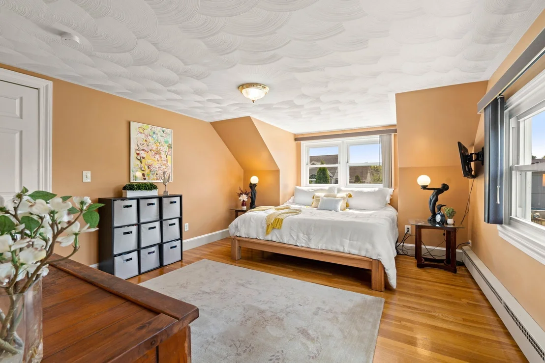 Photo of 52 Thornton Ave
