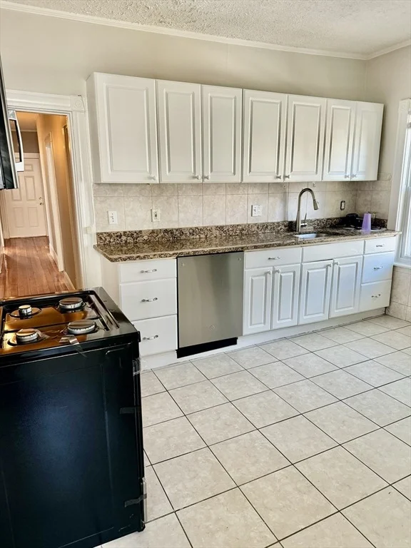 Photo of Unit 1 at 437 Ferry St