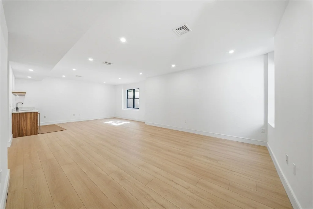 Photo of 28 Chandler