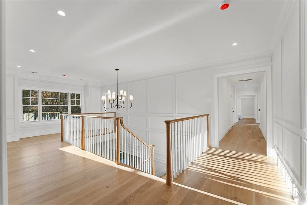 Photo of 8 Crestview Road