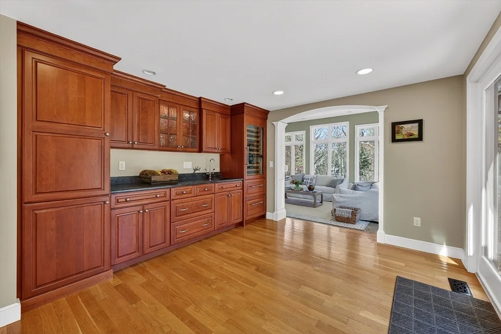 Photo of 37 Mast Hill Rd