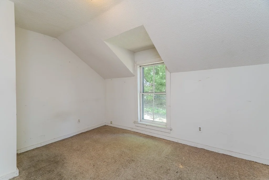 Photo of 1 Chestnut Plain Rd
