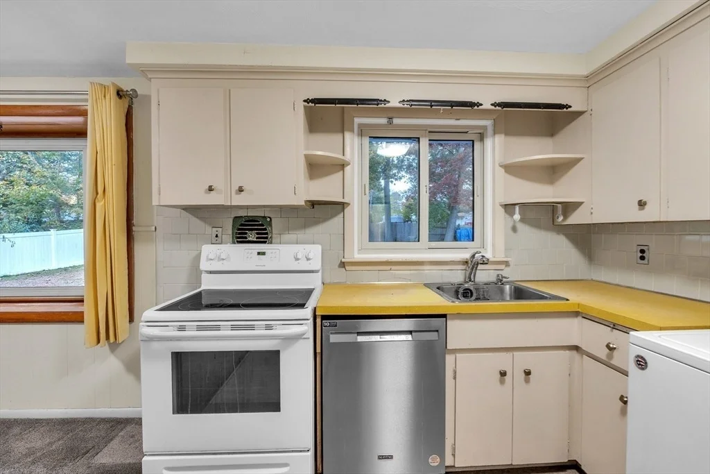 Photo of 15 Fairbrook Rd