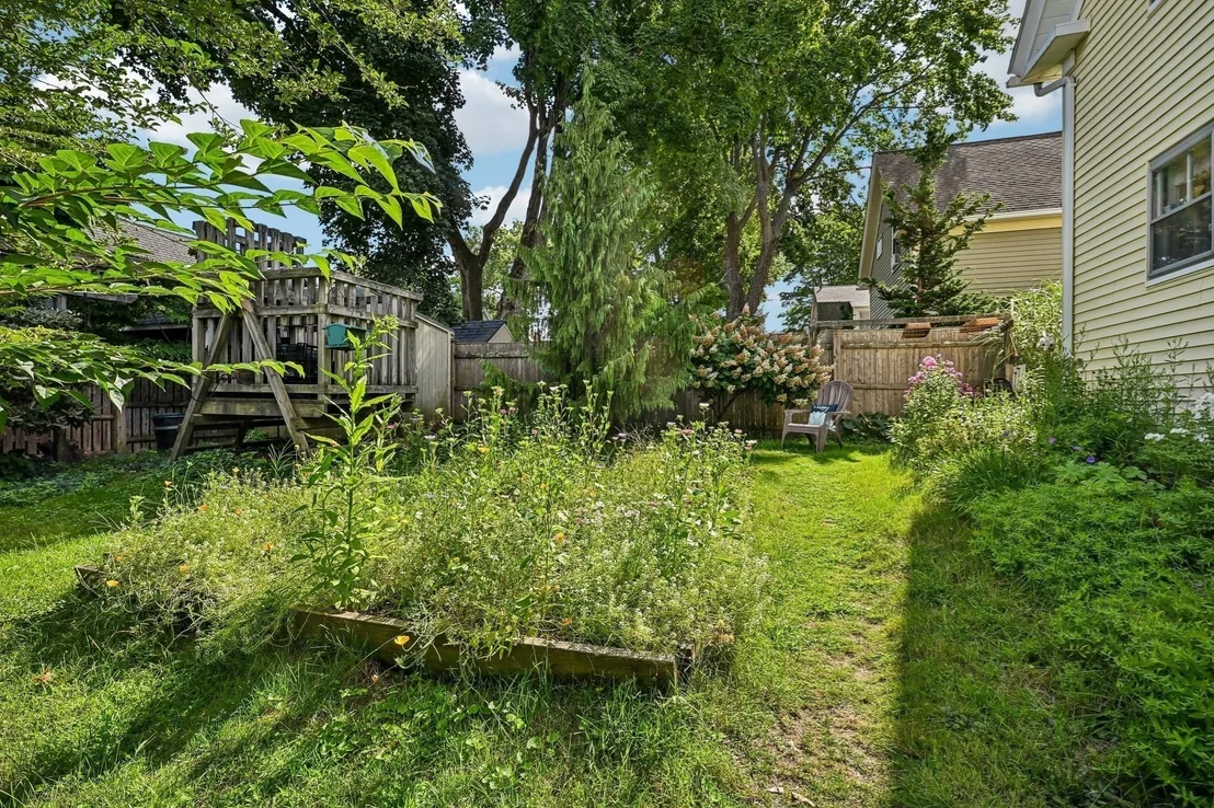 Photo of 21 Elm St