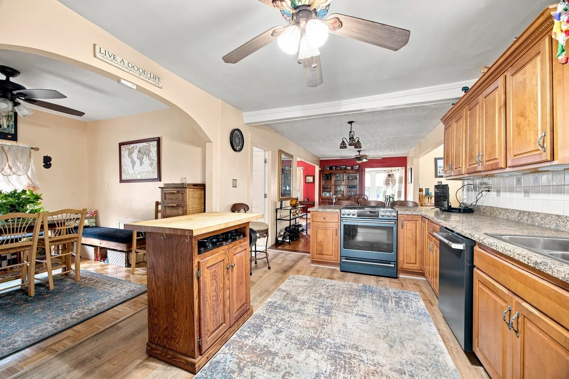 Photo of 60 Brickett St