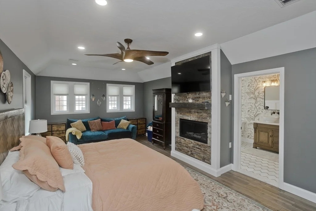 Photo of 306 Whippoorwill Dr