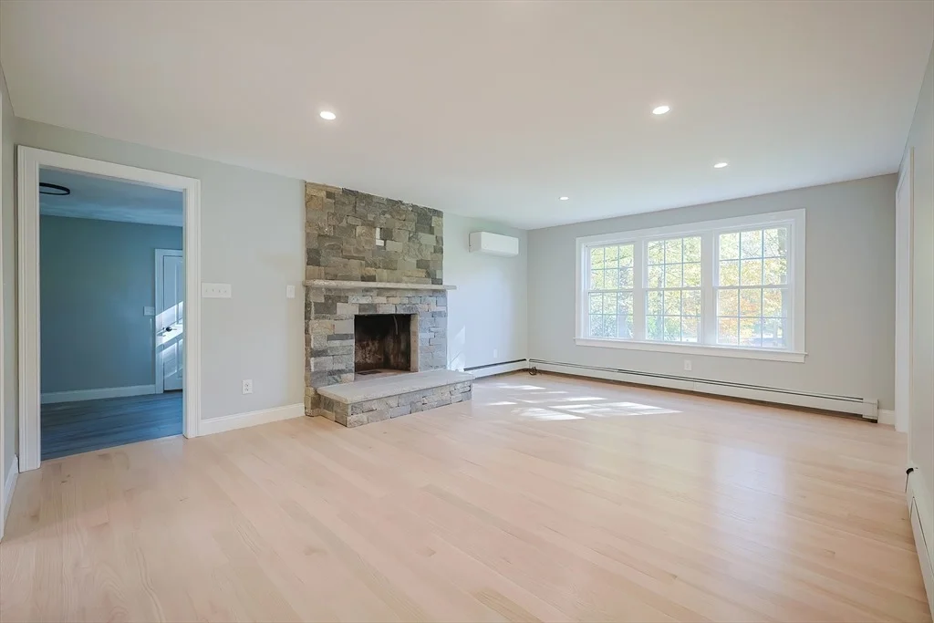 Photo of 4 Deerfield Road