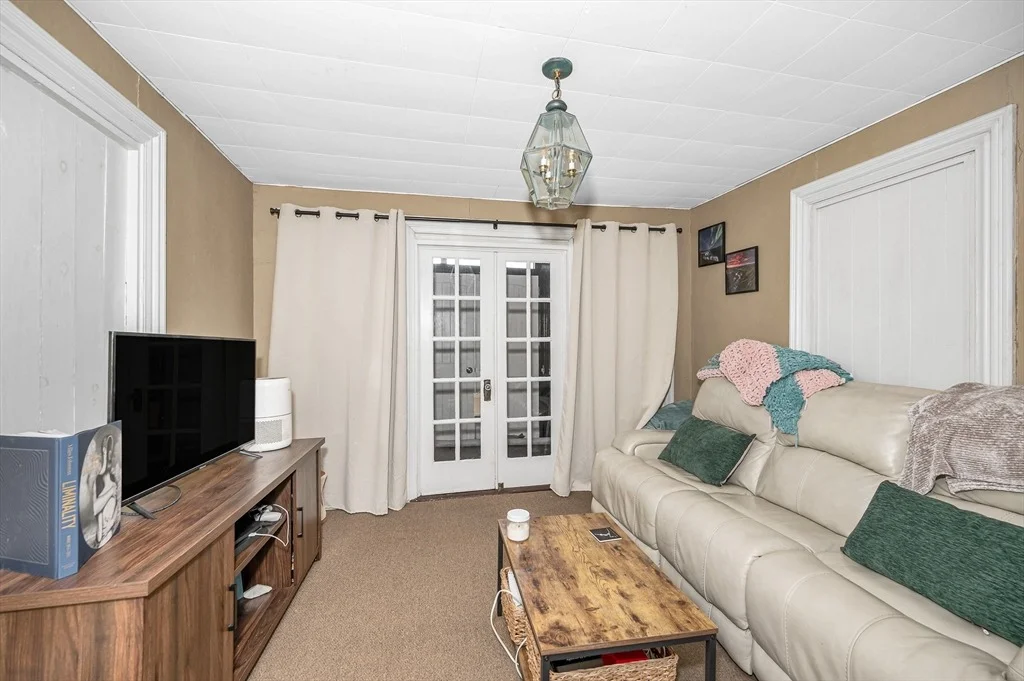 Photo of 2 Lakeview Ave