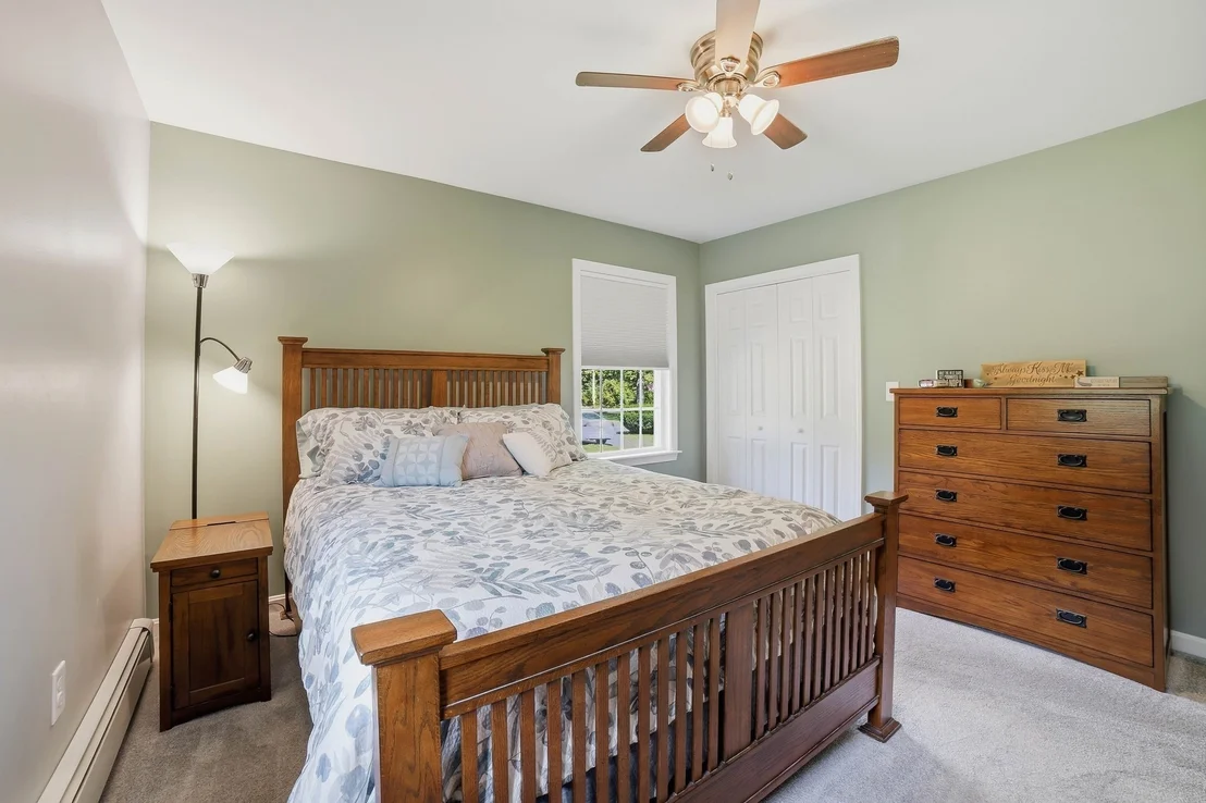 Photo of 425 River Road