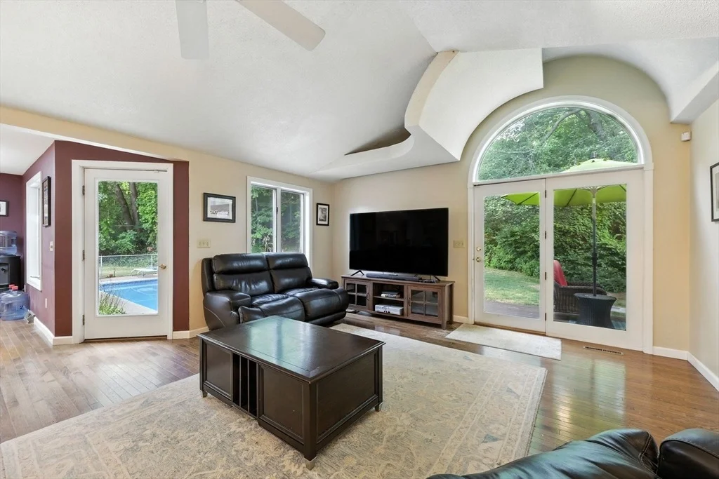 Photo of 4 Claren Dr