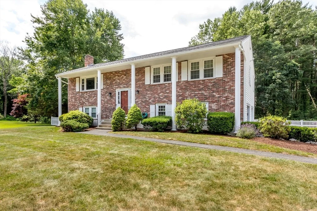Photo of 11 Kathryn Ln