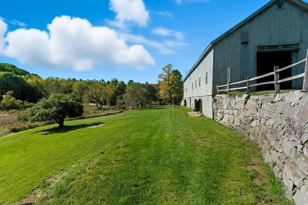 Photo of 227 Boston Rd