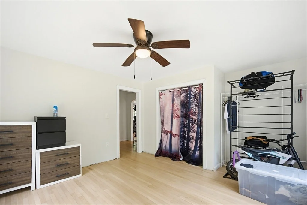 Photo of 101 Edgewater Dr