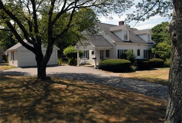 Photo of 676 Marrett Rd