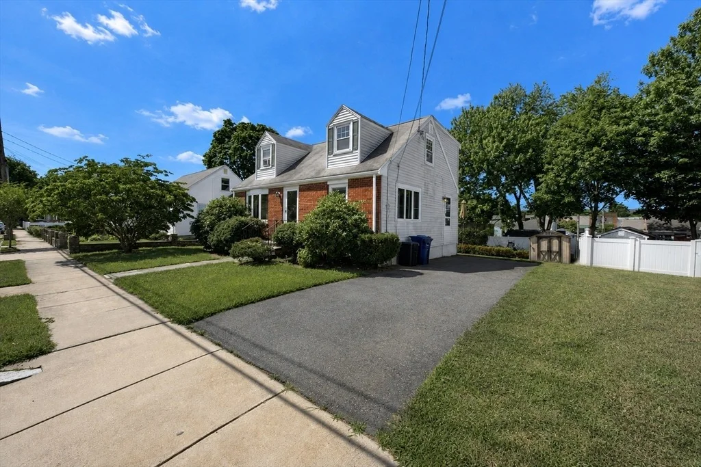 Photo of 23 Badger Rd