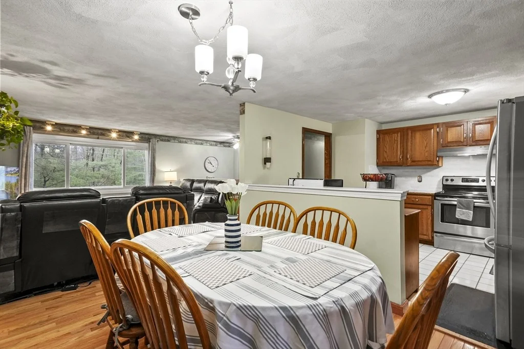 Photo of 33 Frost Road