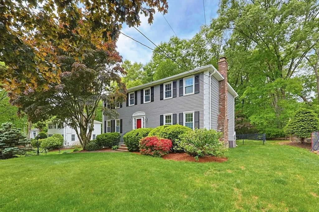 Photo of 7 Cahill Park Dr