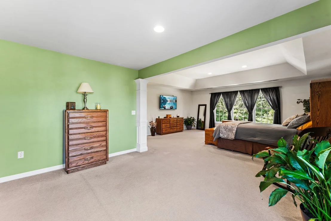 Photo of 32 Howarth Dr