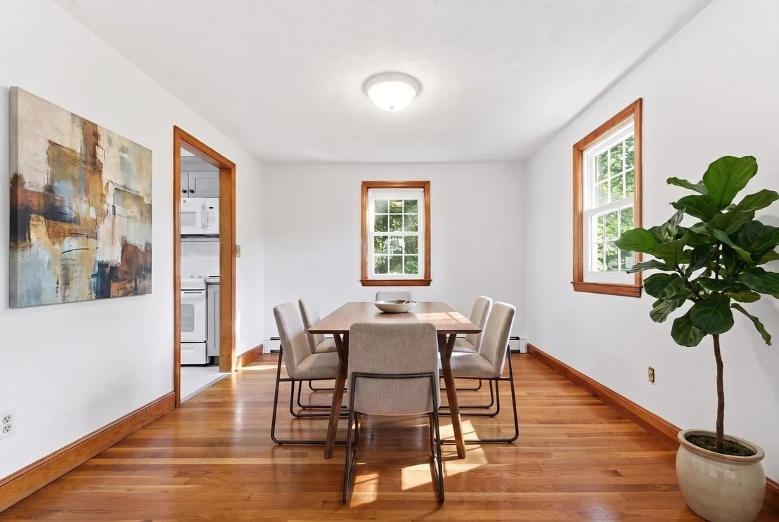 Photo of 32 Dividence Rd