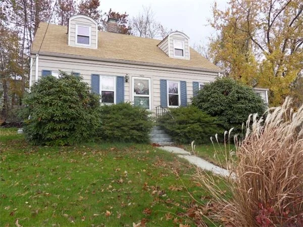 Photo of 1325 Pleasant St