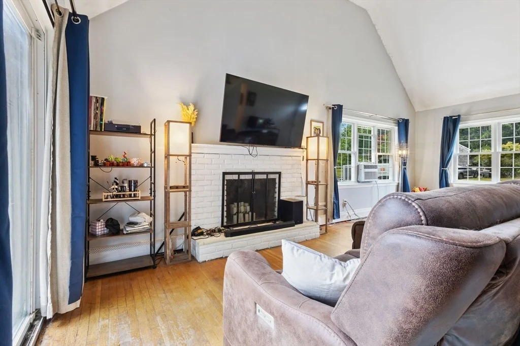 Photo of 81 Arrowhead Dr