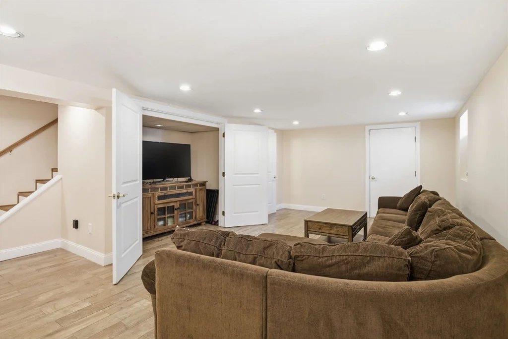 Photo of 22 Rosedale Ave