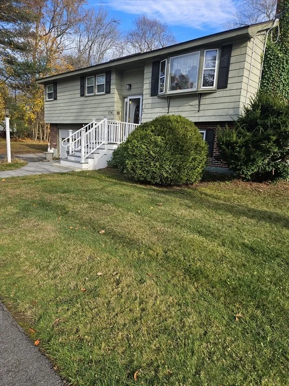 Photo of 174 Helen Dr