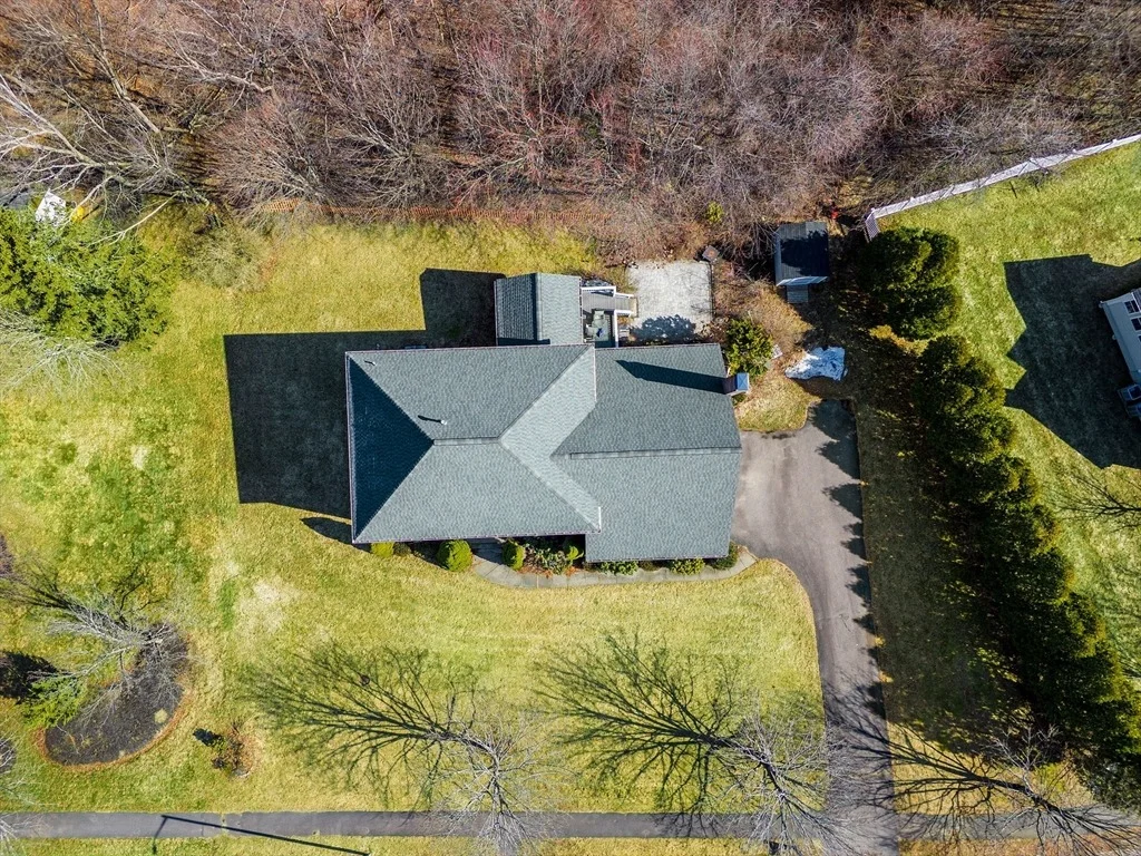 Photo of 15 Winterberry Dr