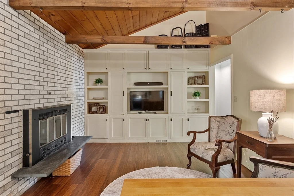 Photo of 11 Horseshoe Dr