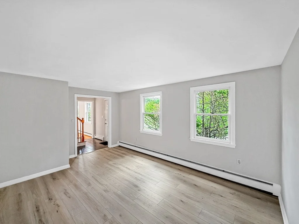 Photo of 21 Burnside Ln