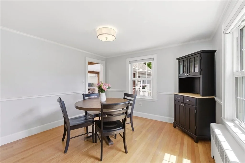 Photo of 560 Common St