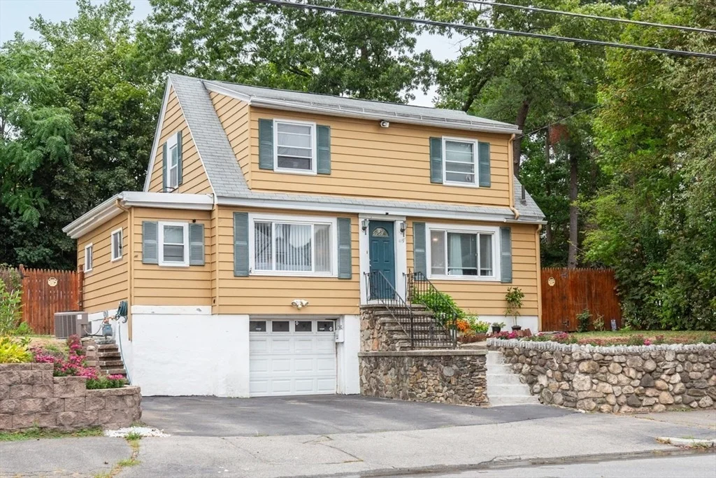 Photo of 119 Lawrence St