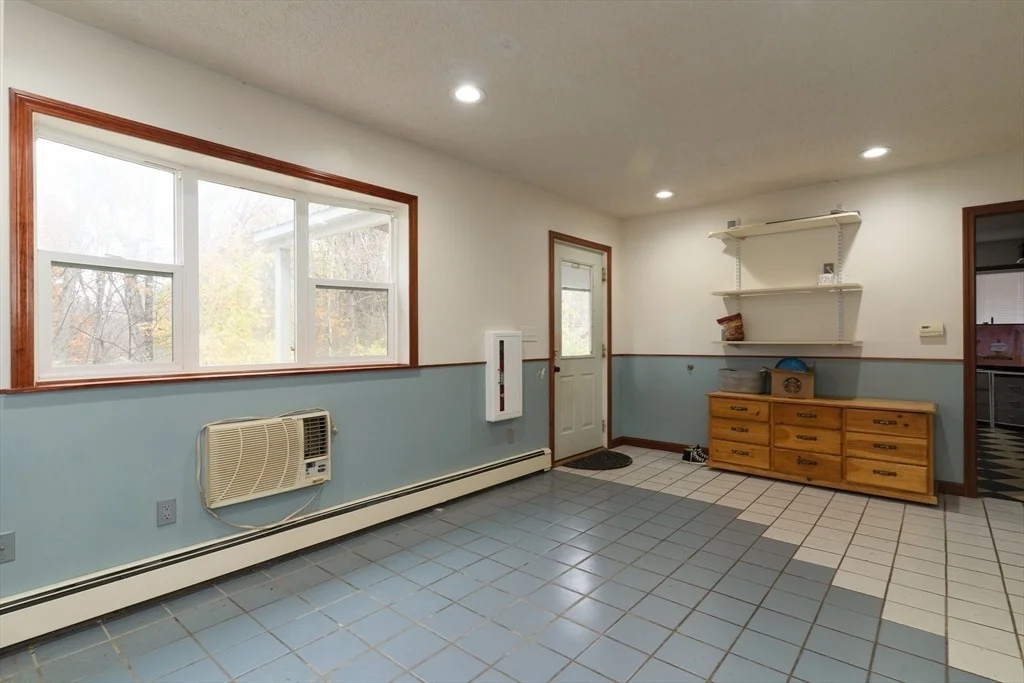 Photo of 68 Lyon Rd