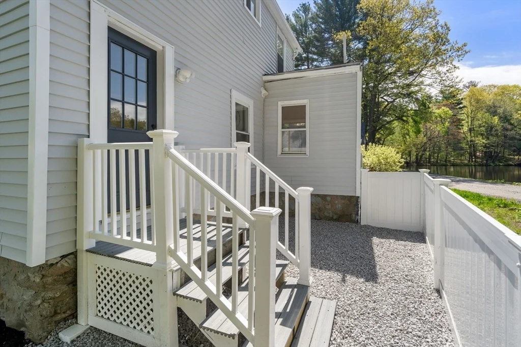 Photo of 1360 Great Plain Ave