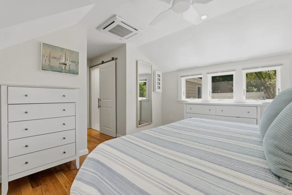 Photo of 4 Everett Dr