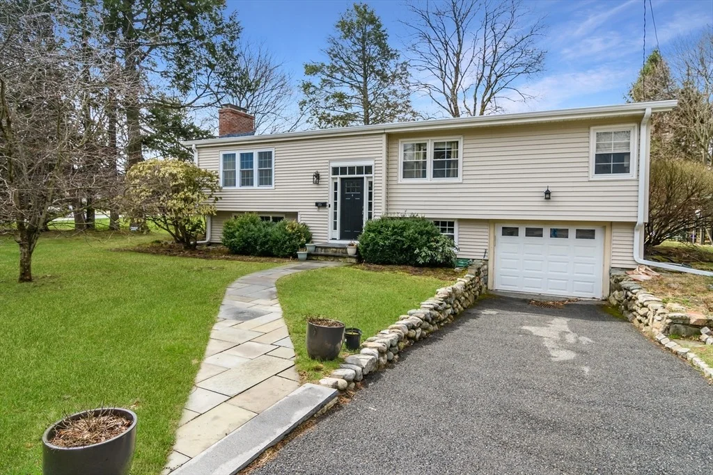 Photo of 210 Bacon St