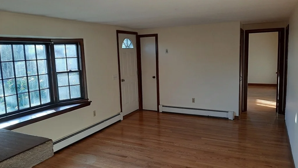 Photo of 8 Paddock Dr