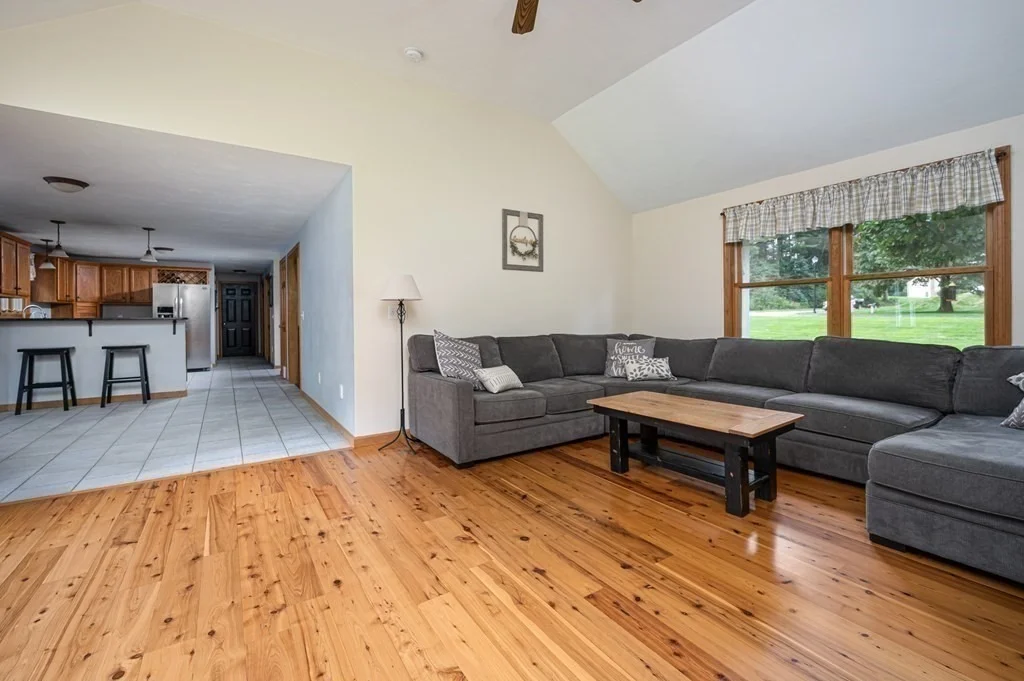 Photo of 10 Tobin Dr