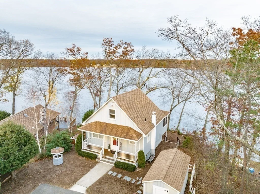 Photo of 24 Shore Rd