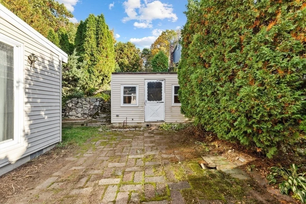 Photo of 33 Springdale Ave