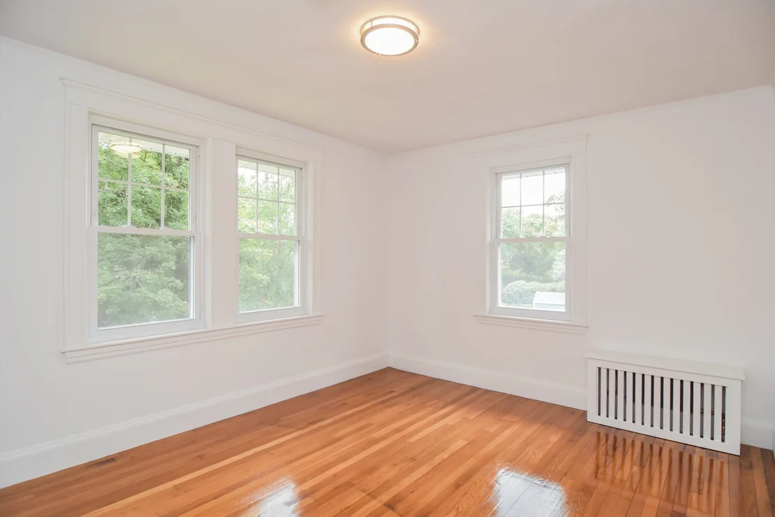 Photo of 19 Stoneleigh Rd
