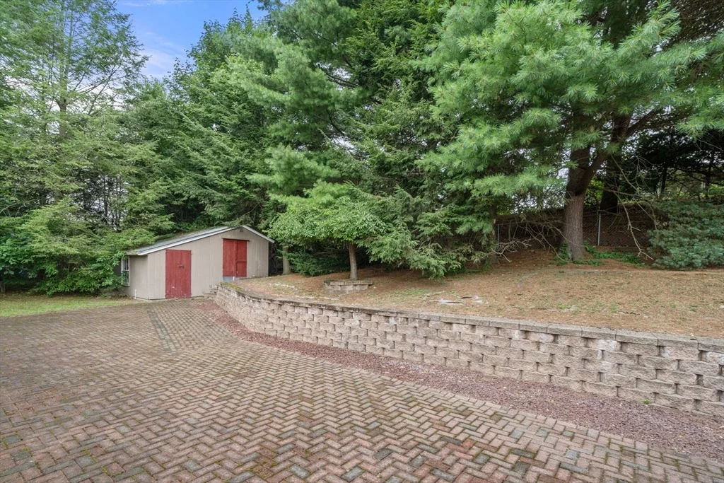 Photo of 6 Paulette Dr